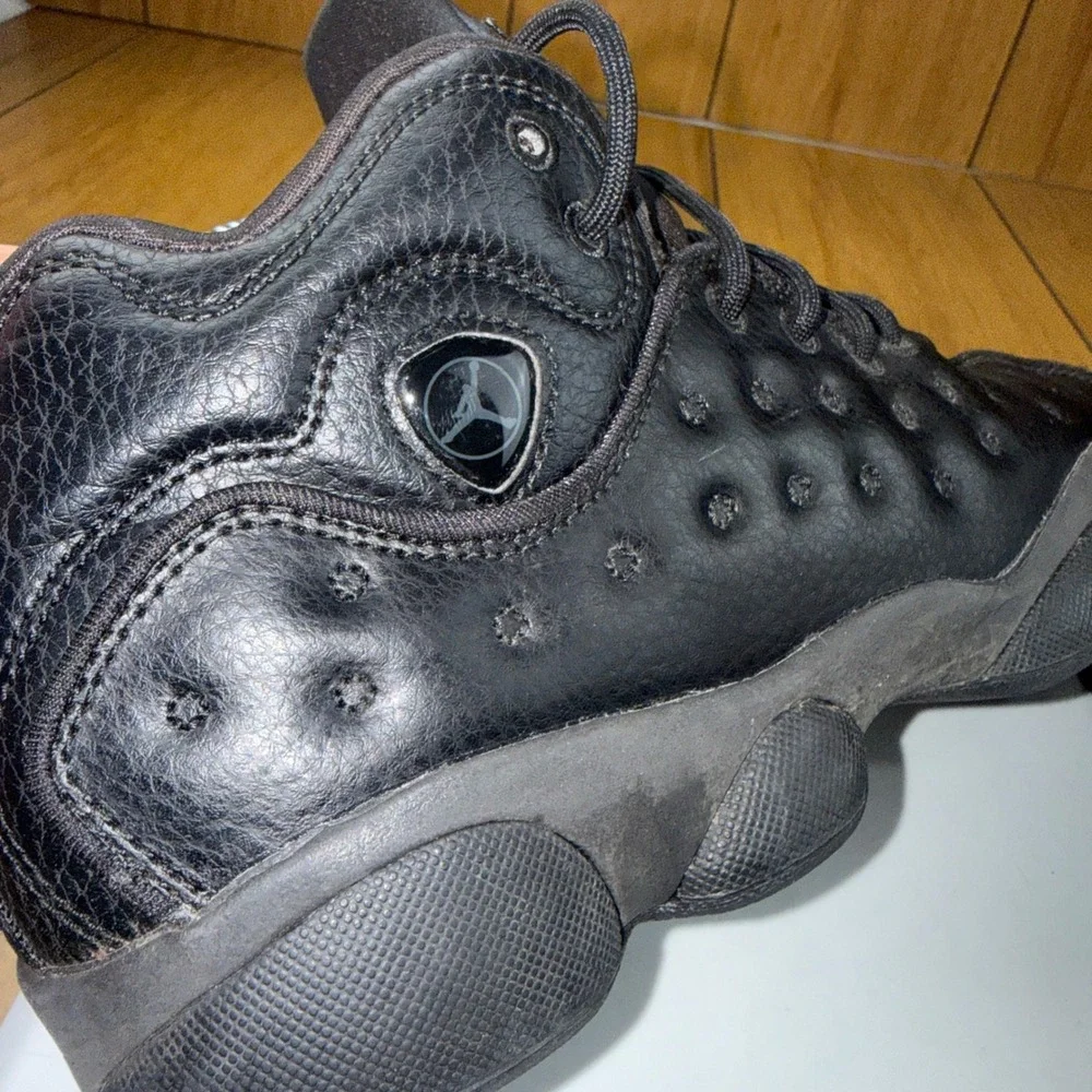 Jordan Team Showcase‎ Triple Black Kids Basketball Shoes 820273-002 Size 7Y